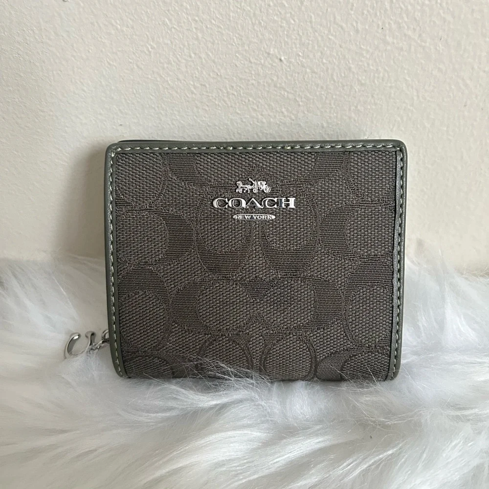 Coach Snap Wallet Olive‎ Green Signature Canvas C3321 Excellent